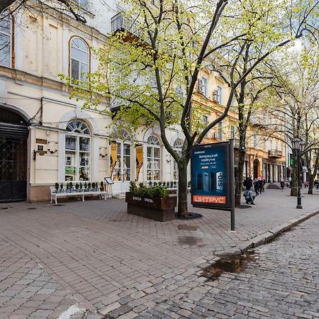 Новый Апартамент В Самом Центре Дерибасовской Odesa Exterior photo